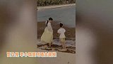 贾乃亮李小璐疑同游，引发复合传闻，男方6字回应与前妻真实关系