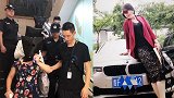一群“贵妇”被深圳警方抓获：晒豪车名表背后全是套路