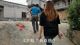 她们一身邋遢没有爸妈照顾，依然坚强地活着，4姐妹让人心疼