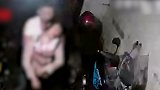 监拍！四川一女子醉倒家门口 被陌生男子拖到竹林