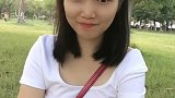 好不容易出街一趟，先来个自拍臭美一下