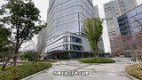 紧临钱塘江的艾美酒店，仿佛住进艺术空间里，就连房卡都那么精致