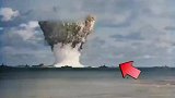 海底1000米引爆原子弹，瞬间200万吨海水炸上天