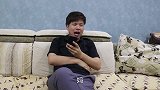 儿子在家把母亲当保姆使唤，儿媳回来看不下去了，一番话真解气