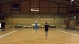 篮球-14年-托尼·帕克与牛人比拼神奇进球-专题