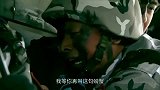 还以为这兵是在责备班长呢,结果抱着他痛哭起来了!