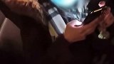 女子乘网约车坚持将行李箱放后座怒怼司机：信不信把你赶出北京网约车 滴滴