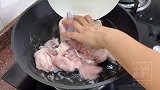 柠檬白云猪手：在家做非常简单，酸甜开胃又Q弹，好吃不油腻