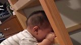 宝宝：我都撞头了，你还在拍视频，是不是亲妈！