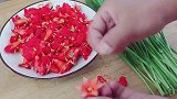 石榴花也能吃？试试这样做，清脆爽口，鲜香味美，给肉都不换！