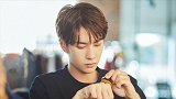 博君一肖的幼稚日常合集：两人狂飙外语，双双跪下喊前辈