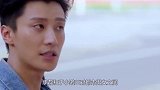 女总裁气场强大，一袭黄色短裙配上高跟鞋，出场足以秒杀众人