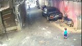 这孩子犹如“佛光护体”，幸好是拍下，不然神仙都不会相信