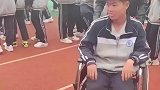 受伤男生被班主任亲自推往现场，青春记忆一个都不能少