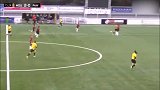 后卫门将和对方前锋互相成就！年度最“佳”进球诞生