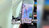 女飞行员开飞机回家过年：路上油费六七百块，飞机价值125万元