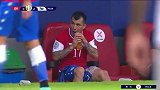 略显急躁！巴尔加斯中路强行射门造角球 智利球员申诉巴拉圭手球