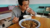 山东版猪肉白菜炖粉条，旺小厨中午做了一锅，汤鲜味美真是下饭