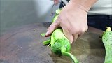丝瓜炒鸡蛋，是先炒丝瓜还是先炒蛋？大厨：全错了，教你正确做法