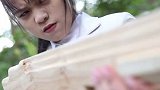 我拿着枪就不能保护你，放下枪就不能保护自己，那就相信当下那一刻的直觉吧！
