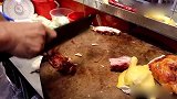 烧腊档，师傅斩肉技法快准狠名不虚传，看着很有食欲，很下饭