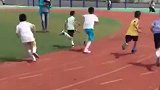 小学生致敬深圳南山半马超近道 小小年纪真是运动鬼才