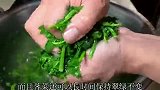 调荠菜馅饺子，牢记“3不放加2样”做好的饺子鲜嫩多汁，不腥不柴