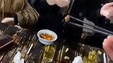 我拿你当兄弟，你却想当我姐夫，弟弟只能微笑不语
