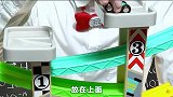 一个普通的教师，竟然拥有四辆跑车！房子还带车库！