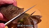 日本人非常喜欢吃的鱿鱼刺身，保留原汁原味的鲜活气息