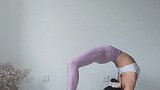 后弯练习瑜伽后弯使人快乐，又是快乐的一天呀