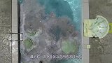 老外用悠波球当船，挑战从英国漂流到法国，入水后意外发生了