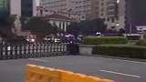 李铁案今日宣判！押送李铁的警车已进入法院