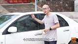 透明胶真的能把车窗打开吗？两个男人现场实验给你看，能成功吗？