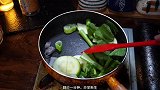 芥蓝菜怎么做好吃，简单又好喝的芥蓝菜西葫芦汤，清爽开胃