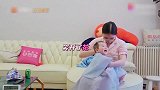 张碧晨跟华晨宇视频通话，请注意她对华晨宇的称呼，实在太尴尬了