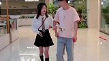 受不了异地恋的煎熬，奔赴两千公里偷偷来看他…