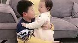 你俩这是什么套路，咱也不敢说，咱也不敢问