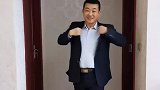 这身道服穿上还威风吗搞笑