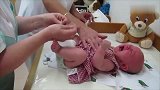 宝宝打针哭的好委屈，太让人心疼了，真想抱回家好好疼爱一番！