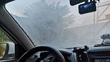 车窗有雾气影响视线怎么办？老司机：这样做可以帮助你快速除雾！