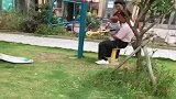 宝贝儿，是妈妈对你不够好吗瞧你这羡慕的眼神