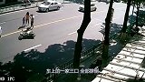 摩托车：你以为这样就结束了？高潮还在后面呢！