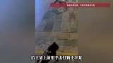 遛狗不拴绳起冲突，邻居打伤狗主后被行政拘留5天，一审判了