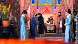 妃子衣服发光似青龙缠绕，太后大称祥瑞，后生下千古一帝
