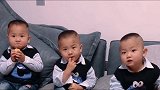 爸爸给三胞胎儿子开家庭会议，宝宝们认真的配合宝爸演讲，太逗了