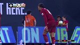 红军7500万镑中卫险遭羞辱 连滚带爬防守曼城小将太丢脸