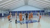 这是什么操作？上海队内对抗赛竟是二罗跳球 结果还是罗汉琛赢了