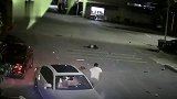 一男子深夜驾车撞飞路人，当即停车拨打，没想到结局大反转
