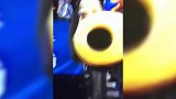 我们中间出了一个叛徒!勇士主场保安模仿哈登招牌动作